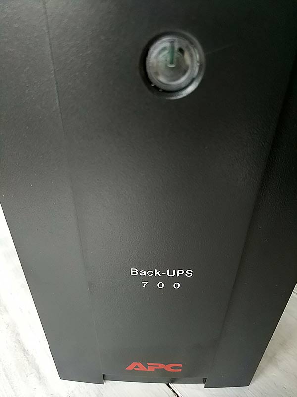 APC BACK-UPS 700VA - BX700U-FR