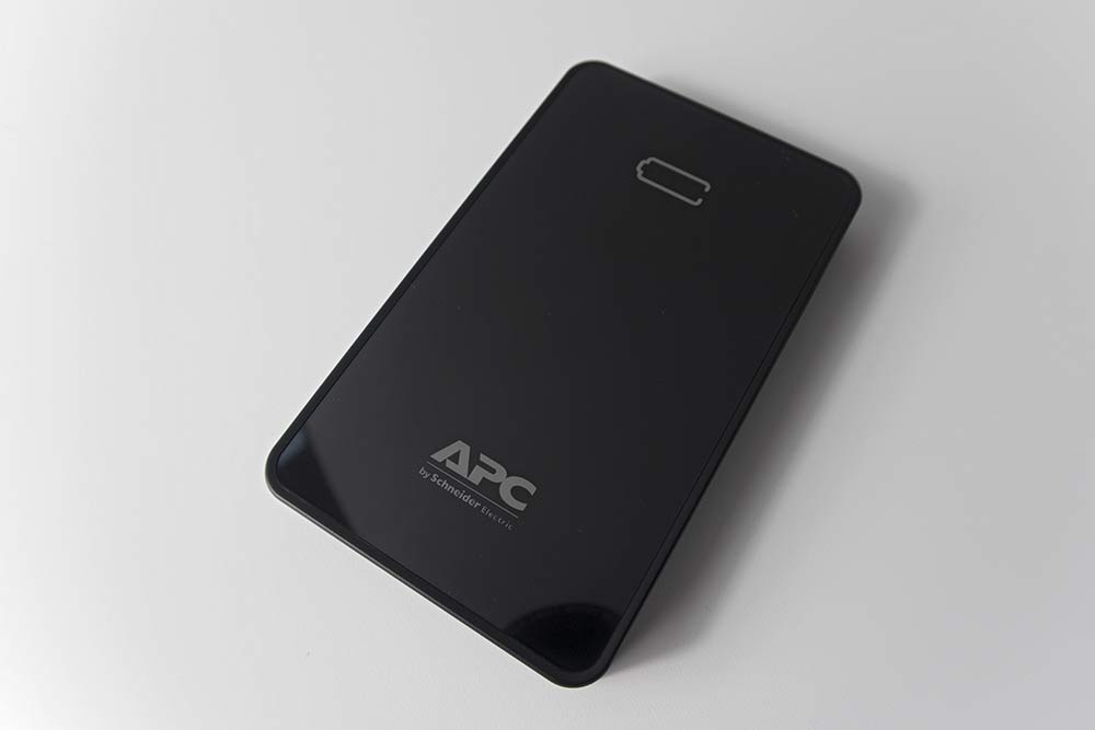 APC Mobile Pack by Schneider Electric - 5000mah black glossy